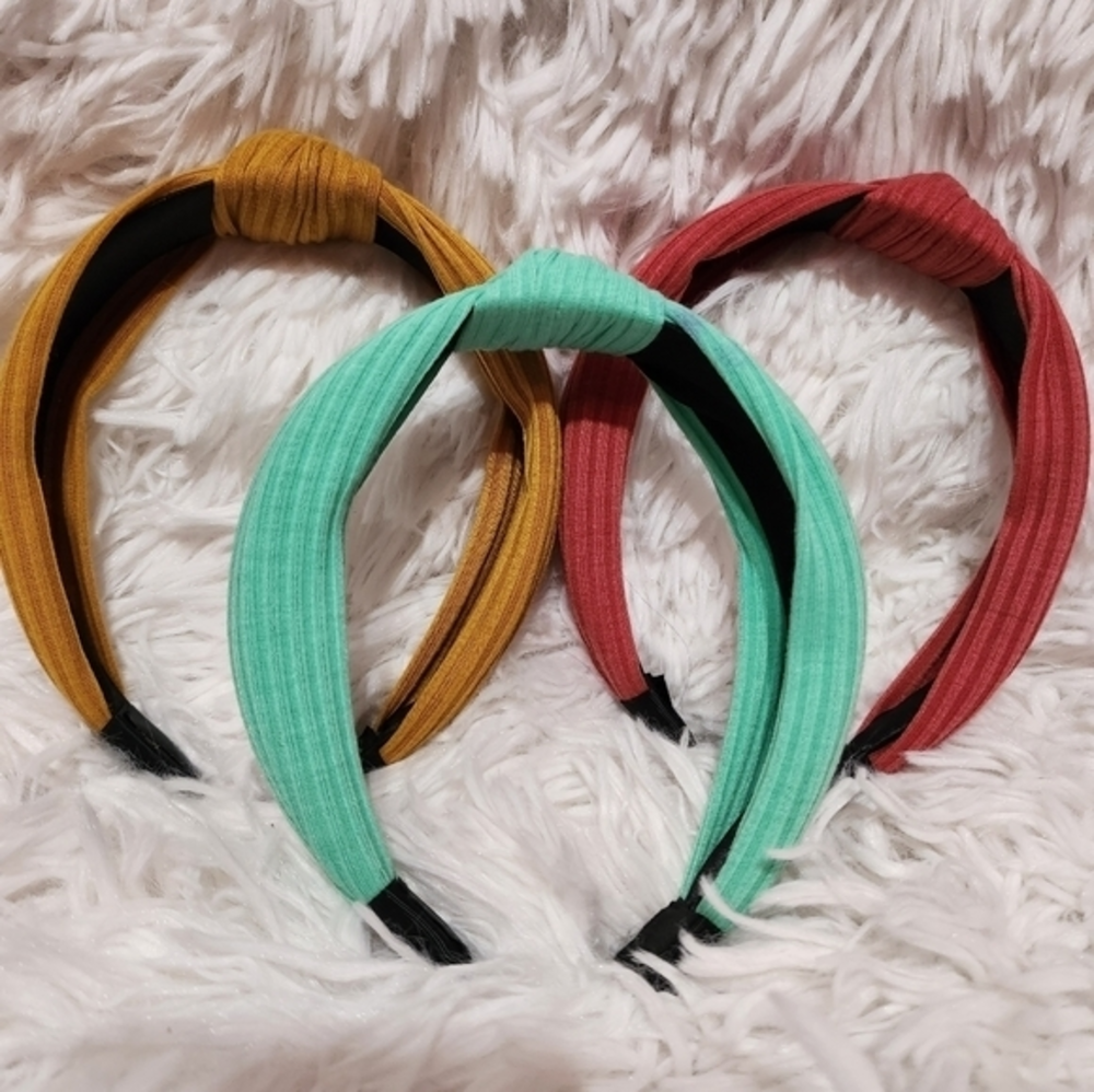 Lot of 3 tissue headbands